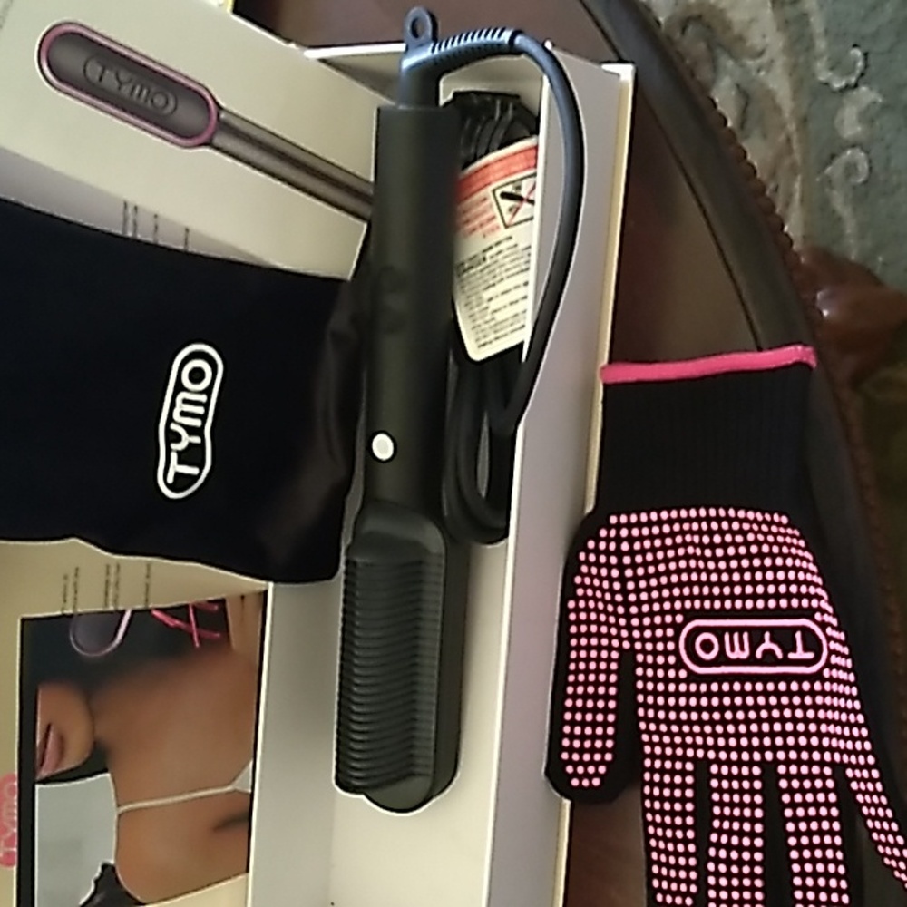 Tymo hair straightener new in box